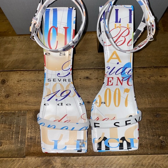 Balenciaga Block Heel Printed Ankle Wrap Sandals - Picture 11 of 13